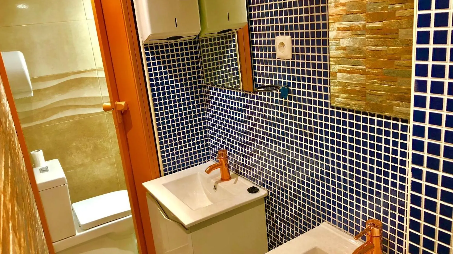 5Lisbon Private Bedroom With A City View Gasthof