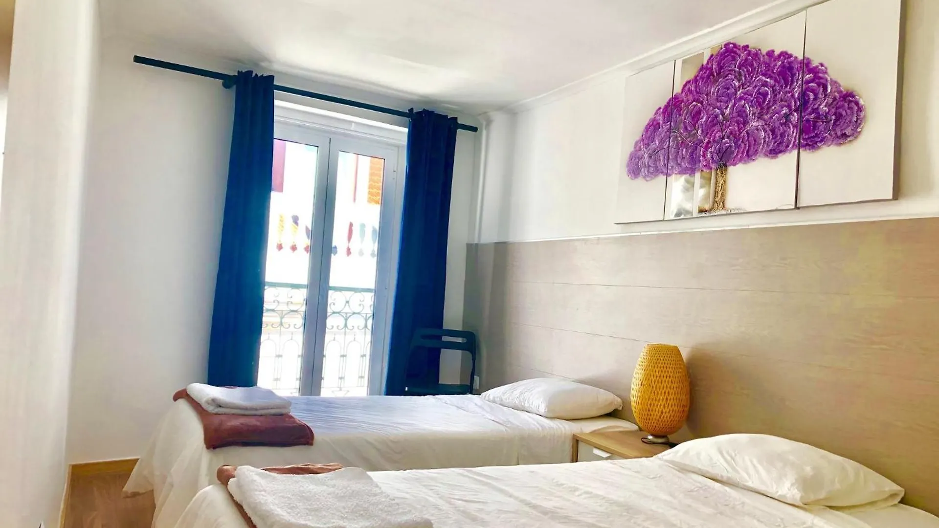 5Lisbon Private Bedroom With A City View location